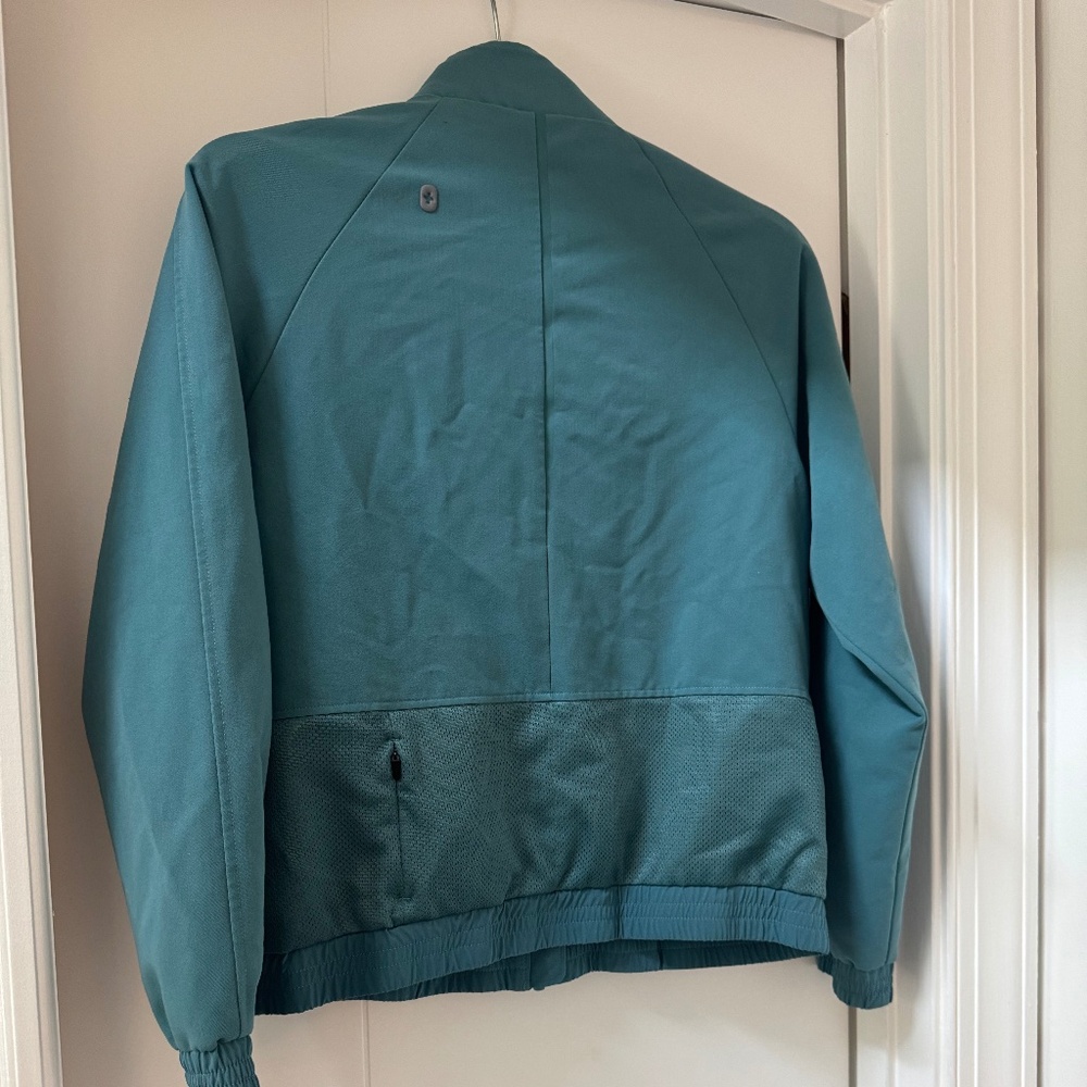 FIGS | WOMEN'S SYDNEY SCRUB JACKET - Picture 2 of 3